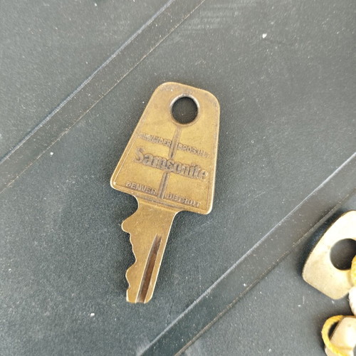 Vintage small keys like new, pack of 60 pieces