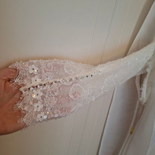 AKVINA Wedding Dress B Boutique mermaid silhouette like new, white