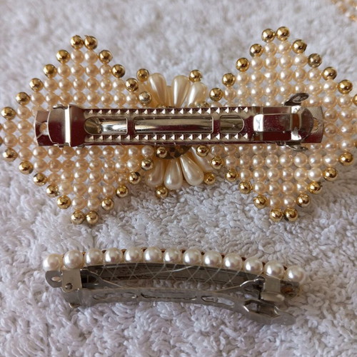 Handmade necklace and two hair clippers new, white and gold
