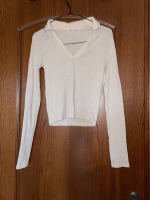 Pull & Bear beige crop top with collar like new