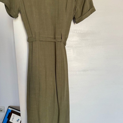 Midi dress Stradivarius like new, oil color with belt