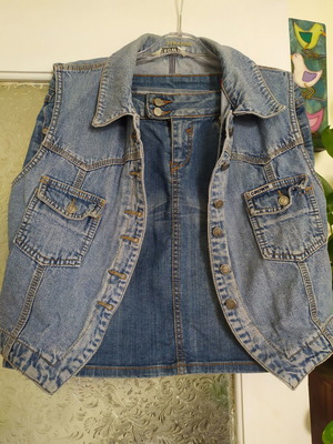 Denim skirt and vest set like new, size M, blue