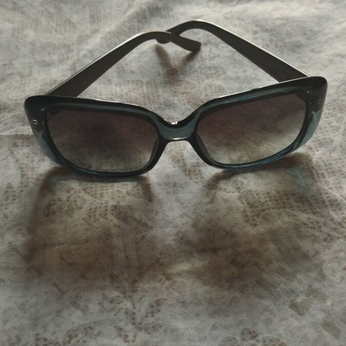 Gucci sunglasses like new, brown and green