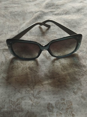 Gucci sunglasses like new, brown and green