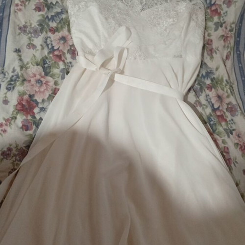 Wedding dress like new, handmade, size large, knee length