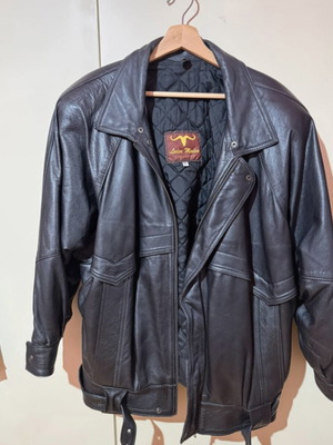 Men's leather jacket size L black like new