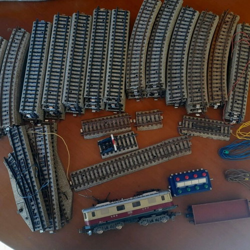 Marklin lot with rails and Lima 208066 train