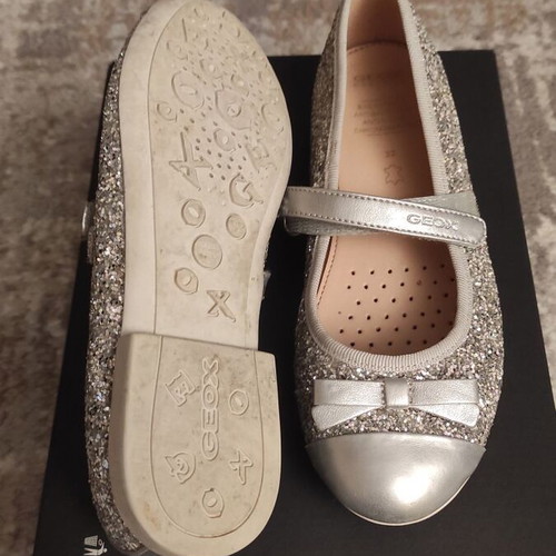 Geox children's ballerinas anatomical with scratches size 32 like new, silver