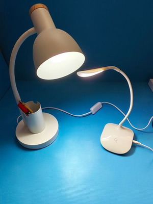 Table lamp set like new, white with flexible necks and pen holder