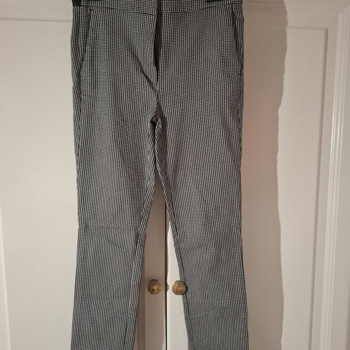 Zara Womens Trousers fitted, like new, black and white, size M