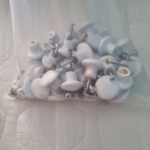 Classic white door knobs used, pack of 45 pieces