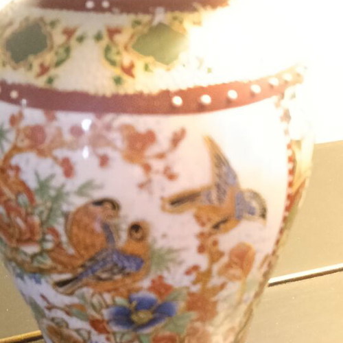 Porcelain vase Satsuma style like new with lid and gold details