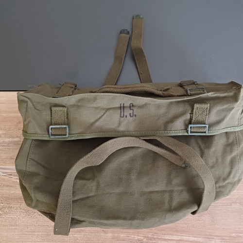 M-1945 Field Cargo Pack military backpack like new, USA