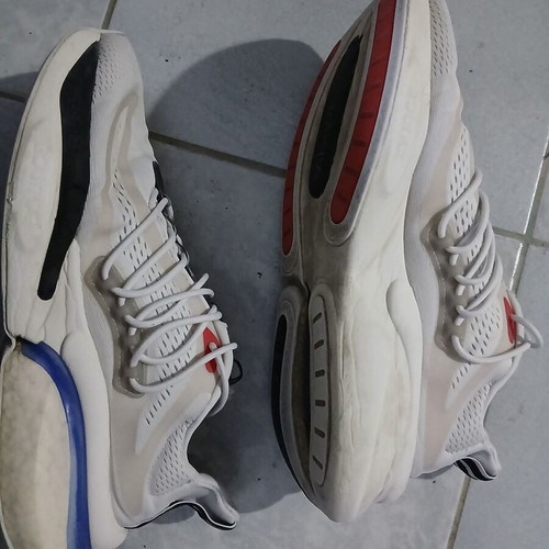 Adidas Alphaboost v1 athletic shoes used, size 45 1/3