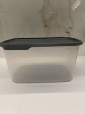 Tupperware container 2.8 liters new