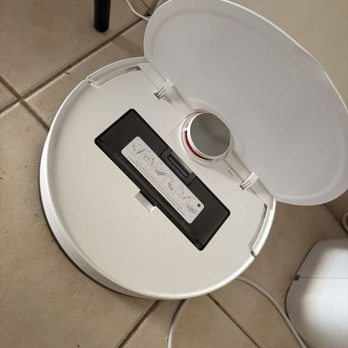 Xiaomi S40 vacuum cleaner like new with extra brushes and mopping cloths
