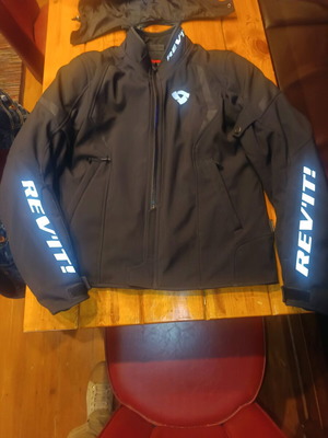 Revit motorcycle jacket 3 seasons L like new with protectors