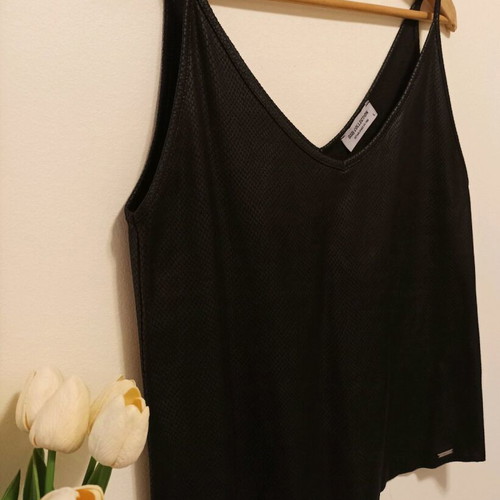 BSB leather-look black top like new, sleeveless