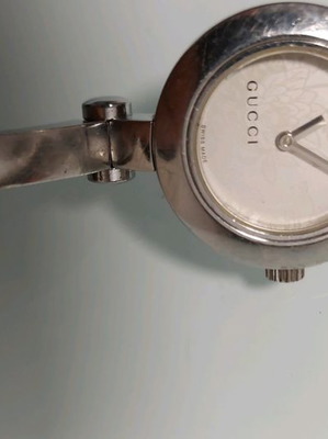 Gucci women's quartz watch used