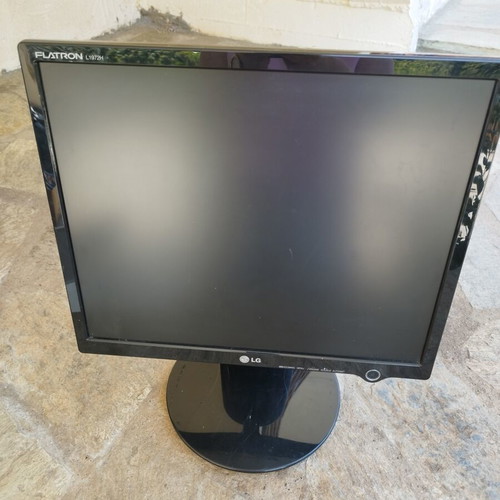 LG Flatron computer monitor