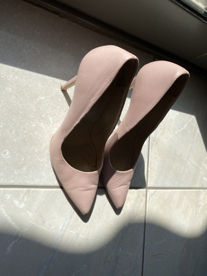 Stiletto leather pumps used, size 40, nude pink