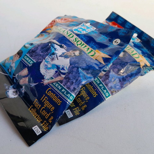 England Squad Corinthians 1995 new, set of 2 packs with figure and card
