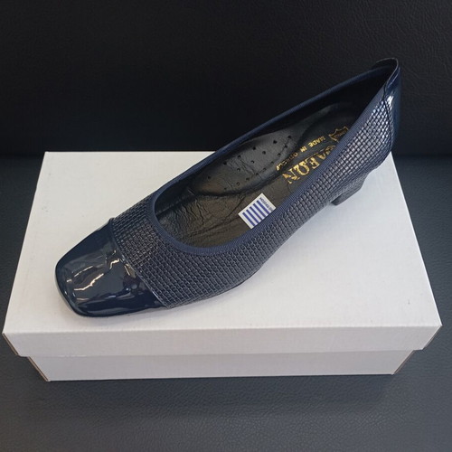 Leon blue low heel pumps with anatomical sole