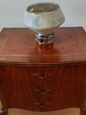 Vintage decorative glass bowl with metal base like new