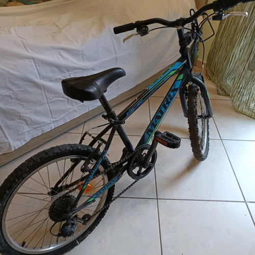 Mountain bike like new, 20 inch, V-Brakes, suspension