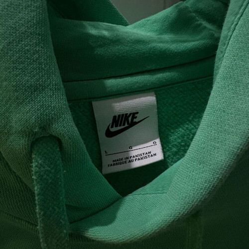 Nike green hoodie like new with pockets