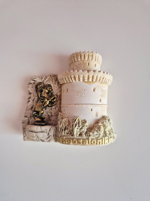 3D fridge magnet with metal element Thessaloniki White Tower like new
