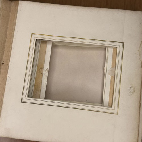 Photo album for thick cardboard photos used, shutter broken