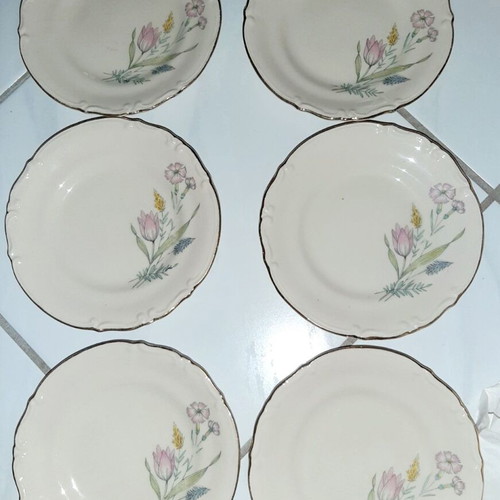 Set of six dessert plates