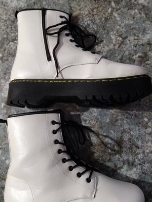 Voi&Noi Women's White Boots Size 40 New