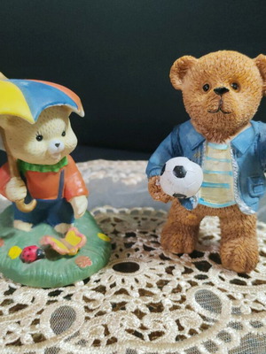 Cherished teddy figurines like new, set of 2