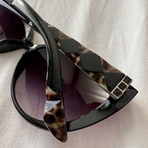 Cat Eye Sunglasses like new, black with purple lenses