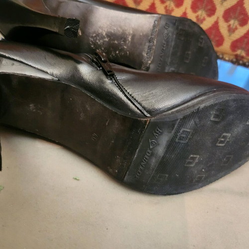 Charles Jourdan leather boots black, like new with zipper