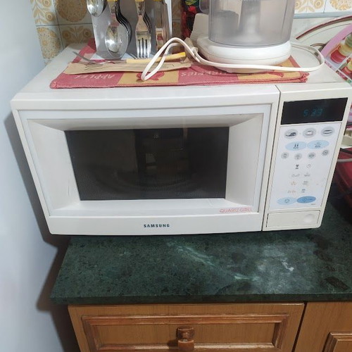Samsung microwave oven used with free citrus juicer