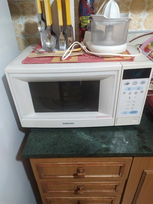 Samsung microwave oven used with free citrus juicer