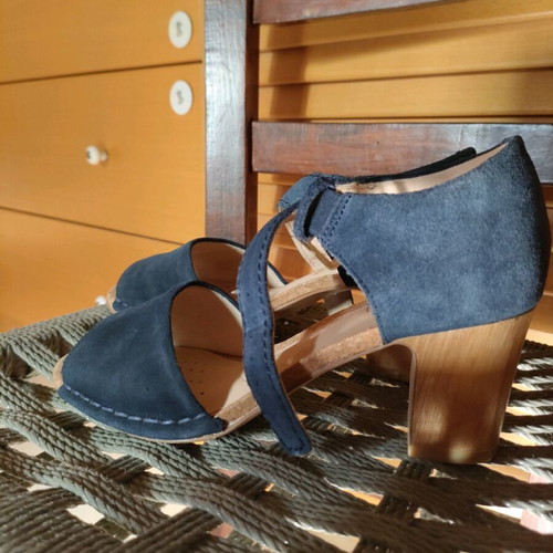 Clarks sandals size 36 like new, blue suede, plus cushion, 7cm