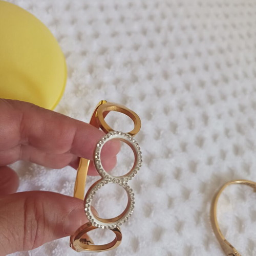 Elegant bracelet new, gold color
