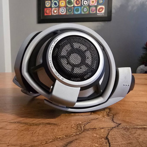 Sennheiser HD 800 used wired headphones with case and extra pads