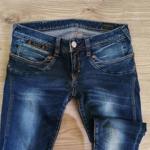 Herrliher women's jeans like new, size 27/32, blue