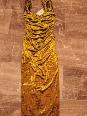 Zara γυναικείο βελούδινο φόρεμα halter σε μουσταρδί