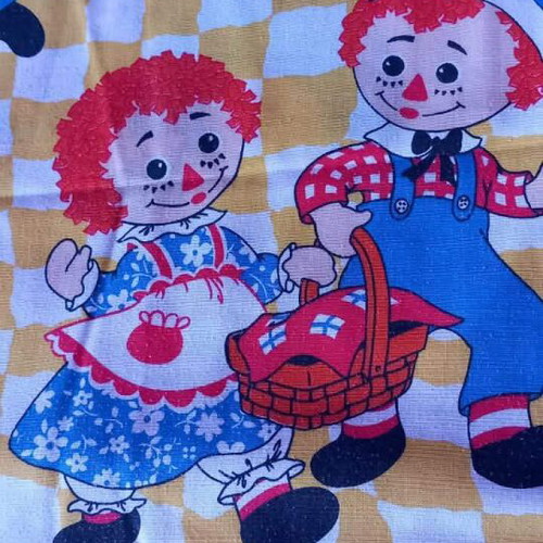 Vintage Raggedy Ann & Andy bed sheet like new, 1.5 x 2 m