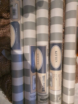 Wallpaper with gift of two new and two used rolls