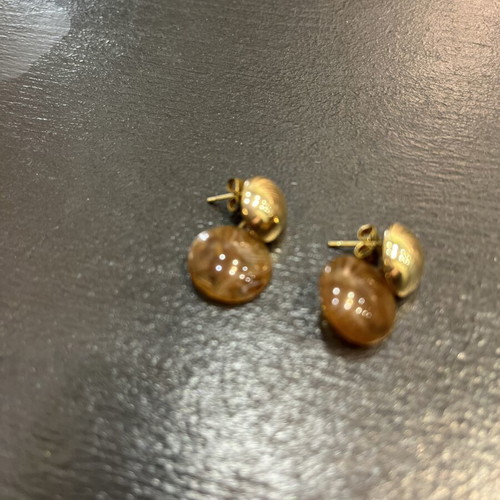 Earrings with golden metal sphere and brown amber effect stone like new