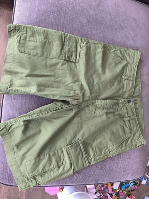 Carhartt Wip Bermuda shorts like new, green, sizes M L