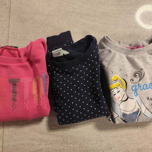 Sweatshirts pack of 3 used for 4-5 years, Benetton, H&M, Disney
