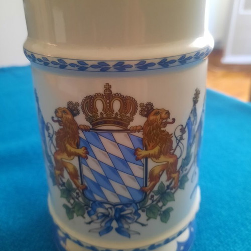 Bavarian Beer Stein like new with coat of arms, 24 cm